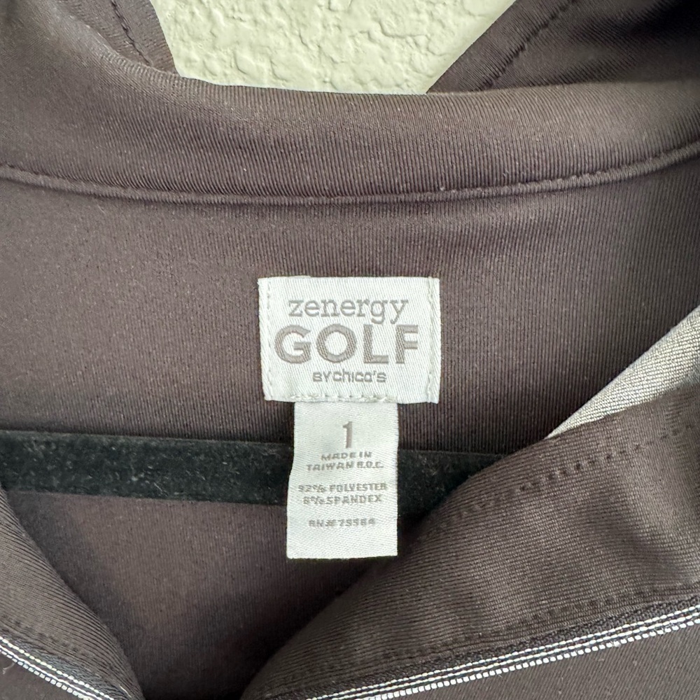 SyEnergy by Chicos Stylish Black and White Women's Golf Top size 1 embellished - Picture 3 of 5
